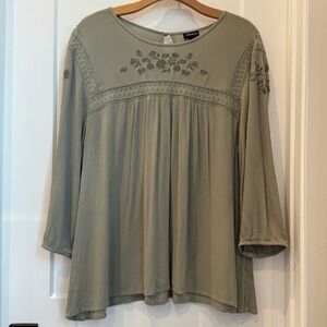 Torrid sage 3/4 sleeve swing top.